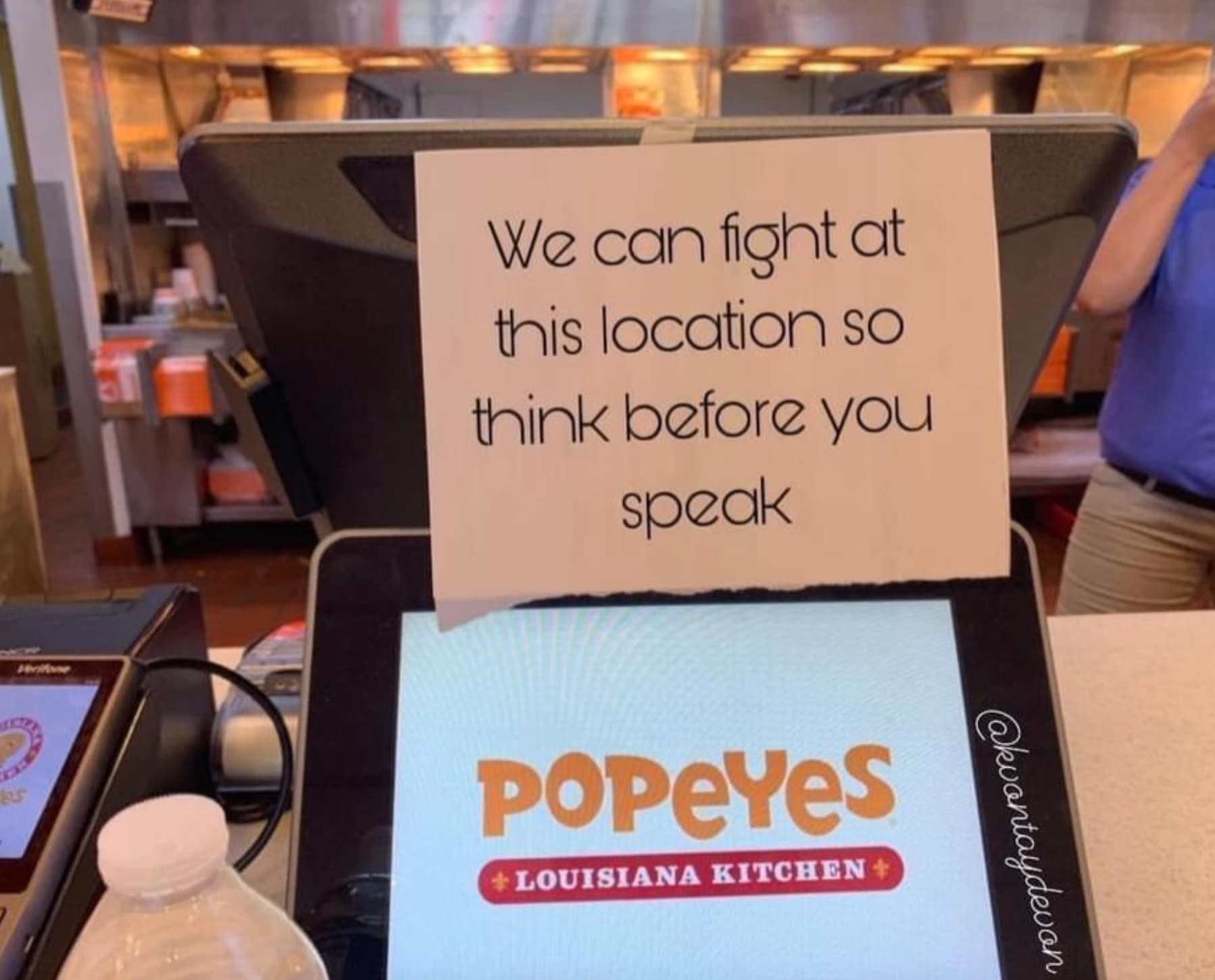 popeyes we can fight at this location - es We can fight at this location so think before you speak Popeyes Louisiana Kitchen